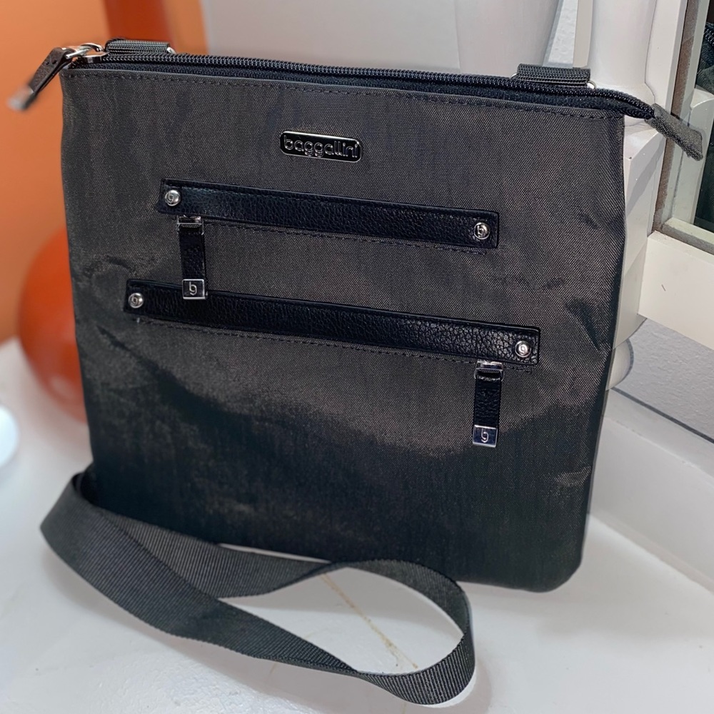 baggallini crossbody bag NEW WITH TAG